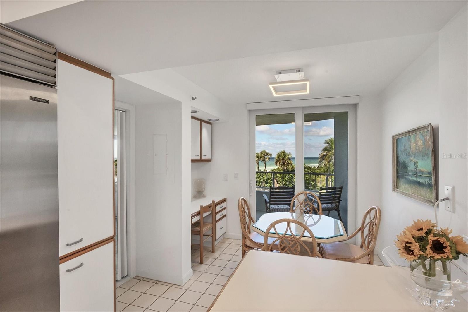 Image 13 of 72 For 775 Longboat Club Road 203