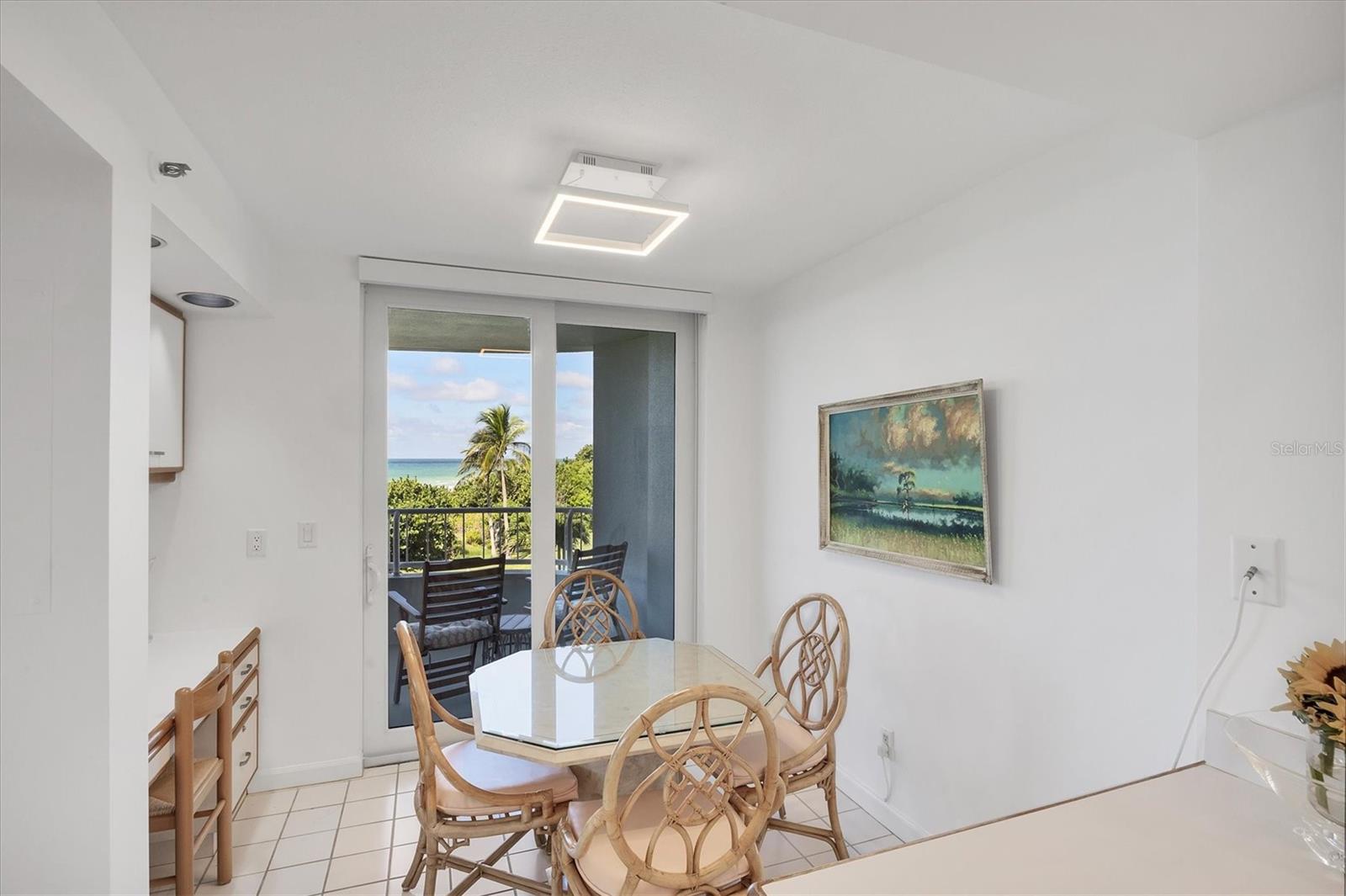 Image 14 of 72 For 775 Longboat Club Road 203