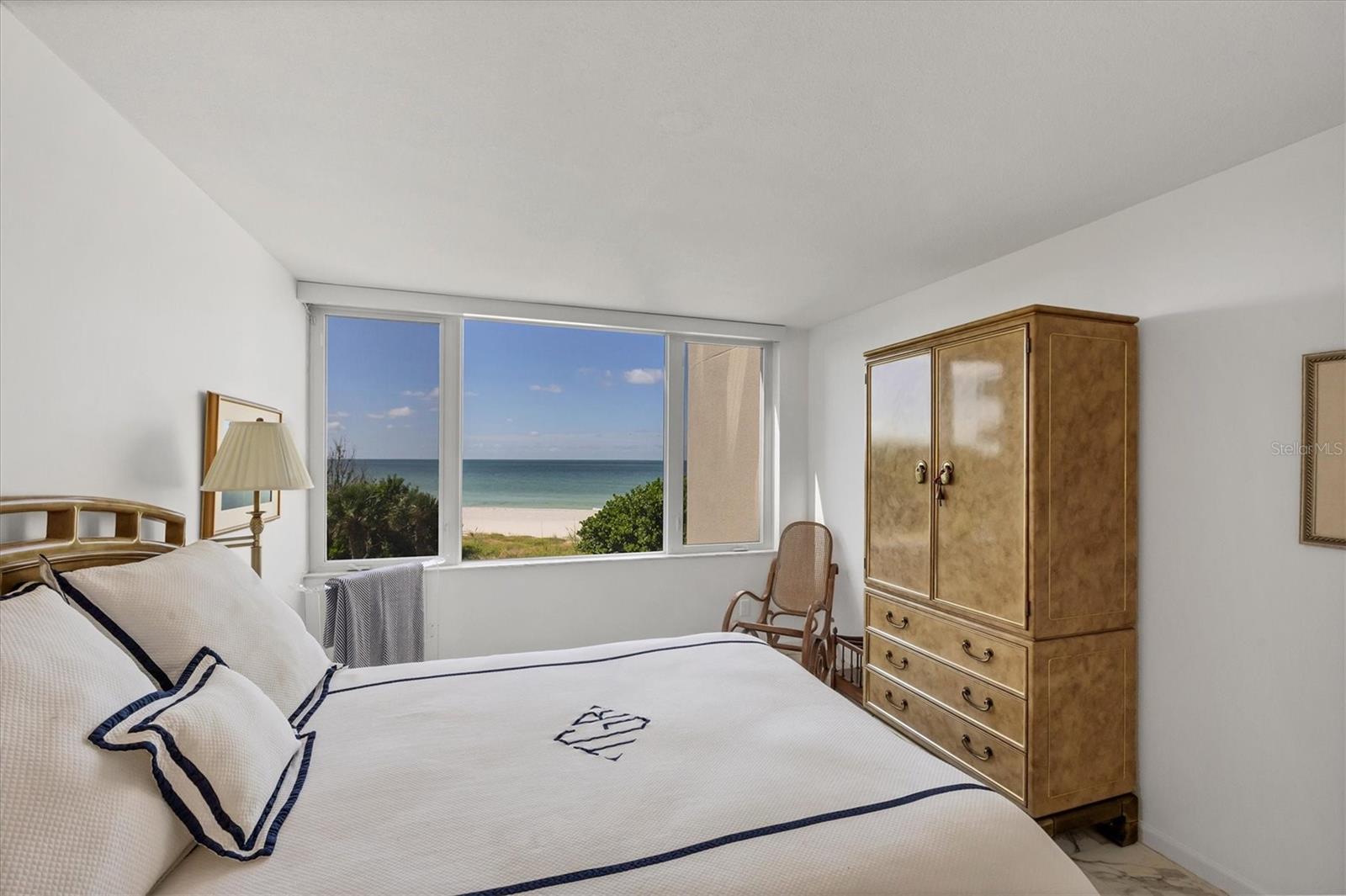 Image 23 of 72 For 775 Longboat Club Road 203