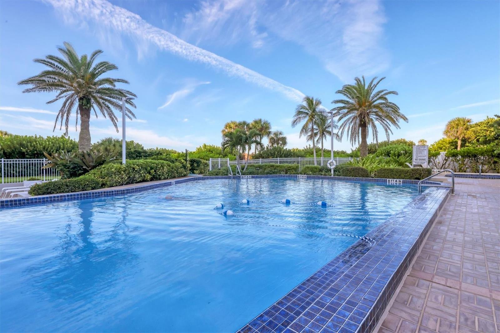 Image 41 of 72 For 775 Longboat Club Road 203
