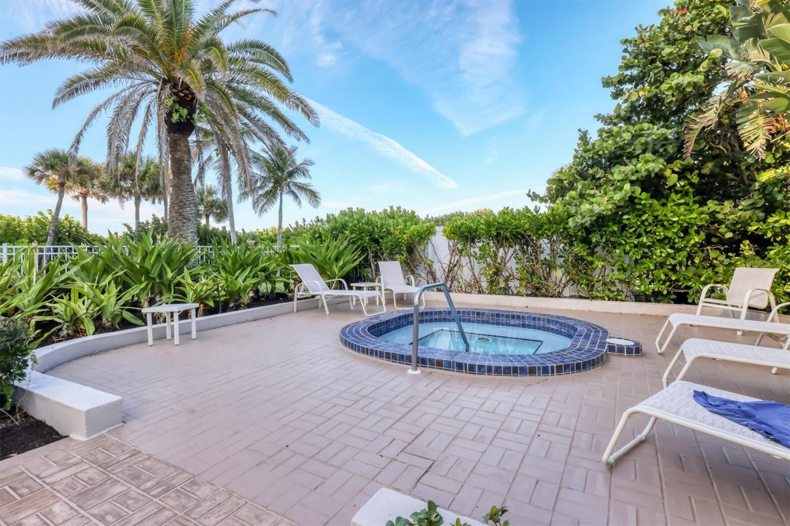 Image 42 of 72 For 775 Longboat Club Road 203