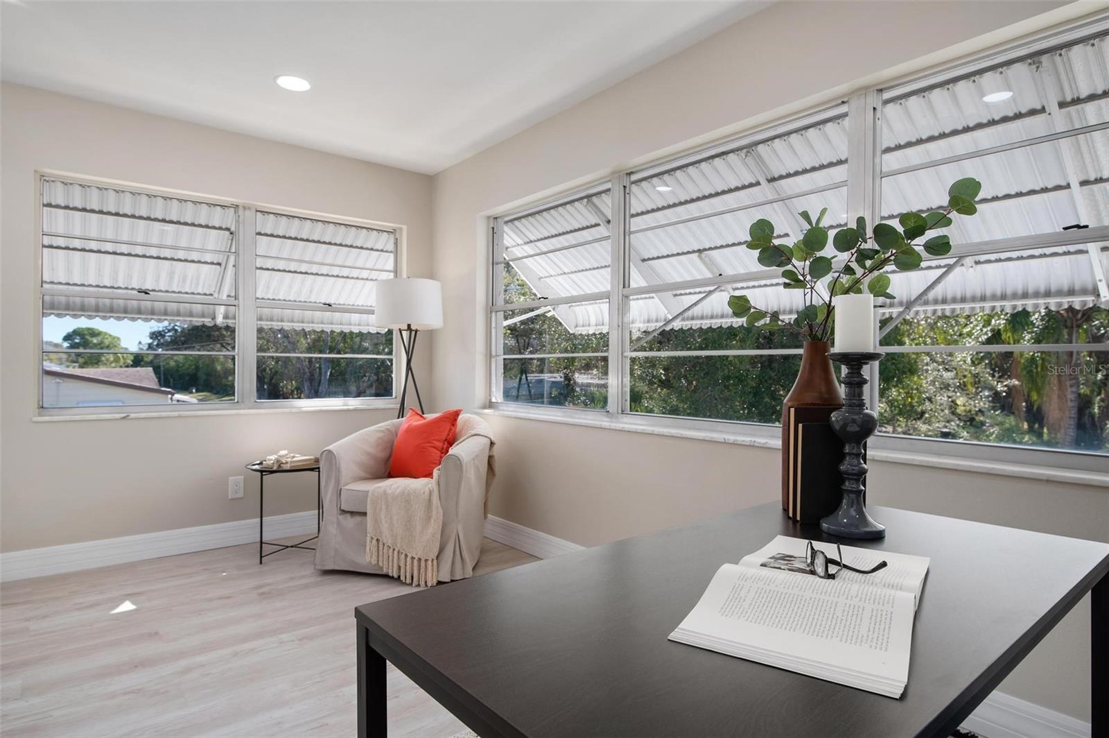 Image 6 of 18 For 5217 81st Street N 14