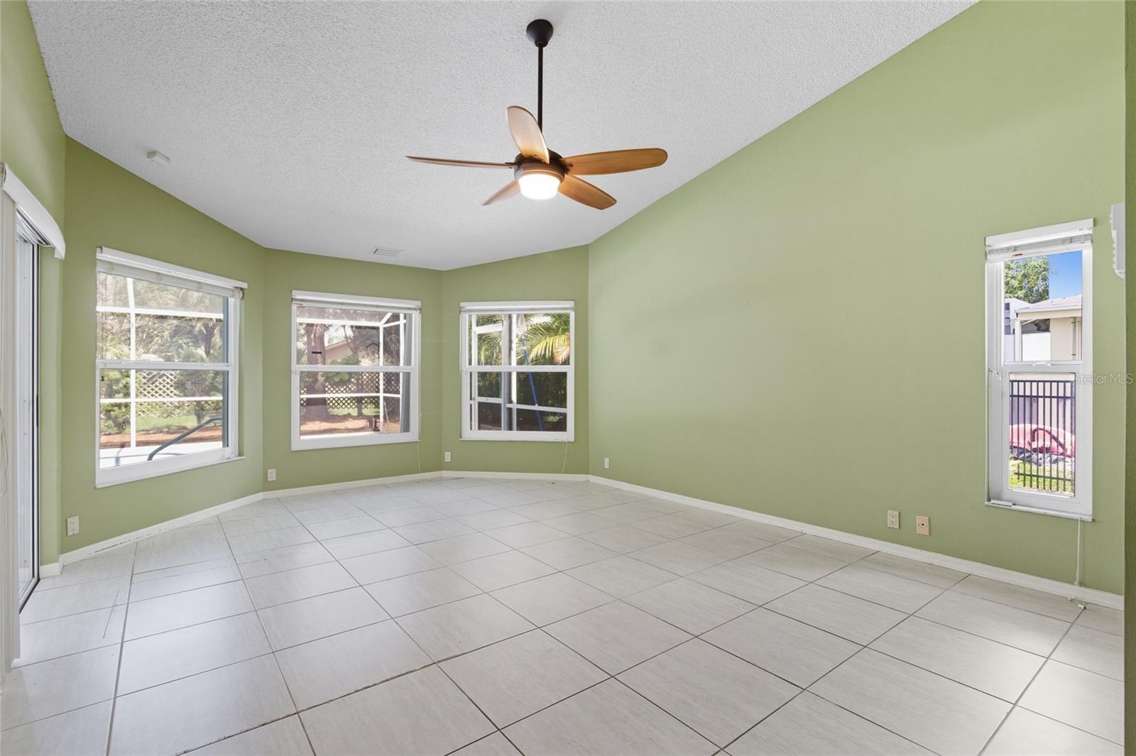 Image 16 of 34 For 4709 Meadowview Circle