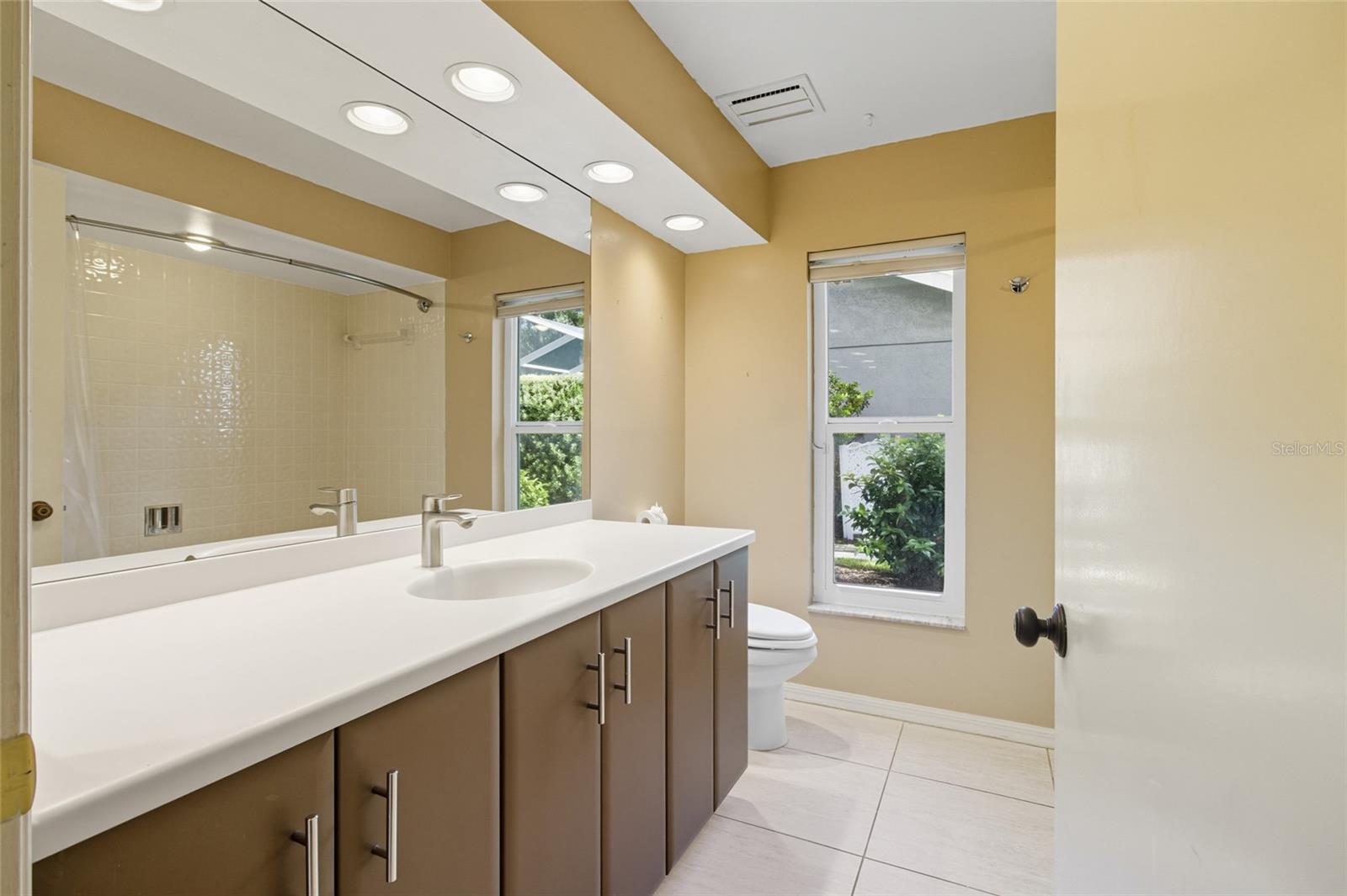 Image 23 of 34 For 4709 Meadowview Circle