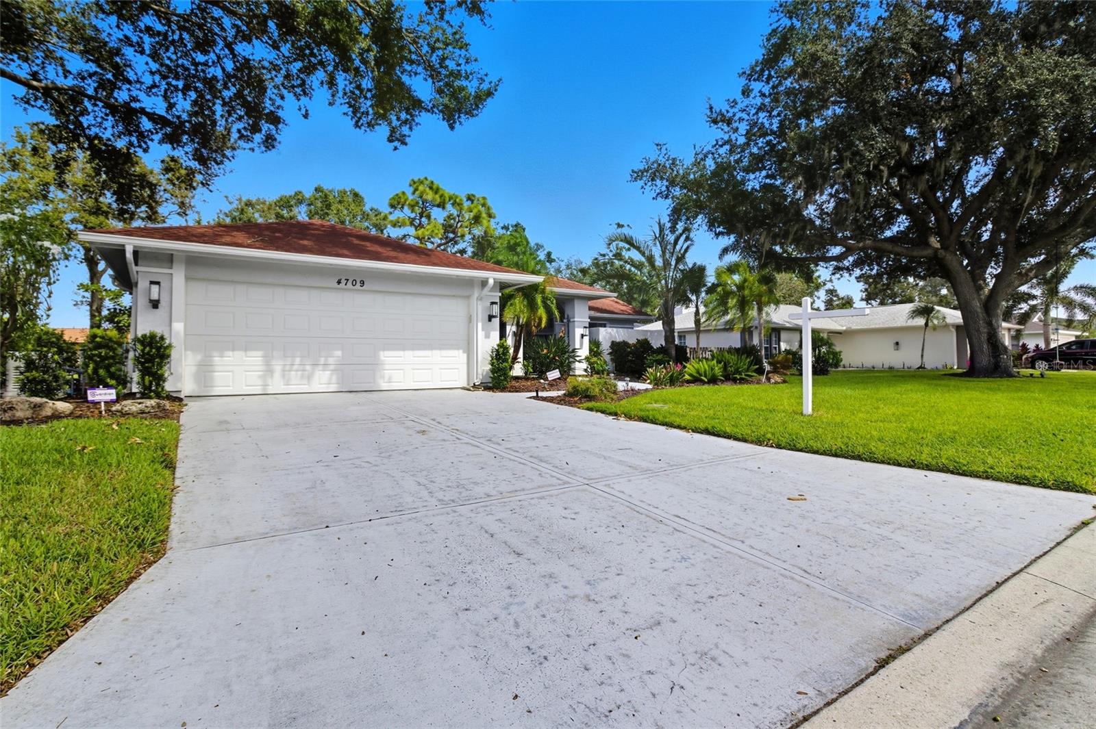 Image 3 of 34 For 4709 Meadowview Circle