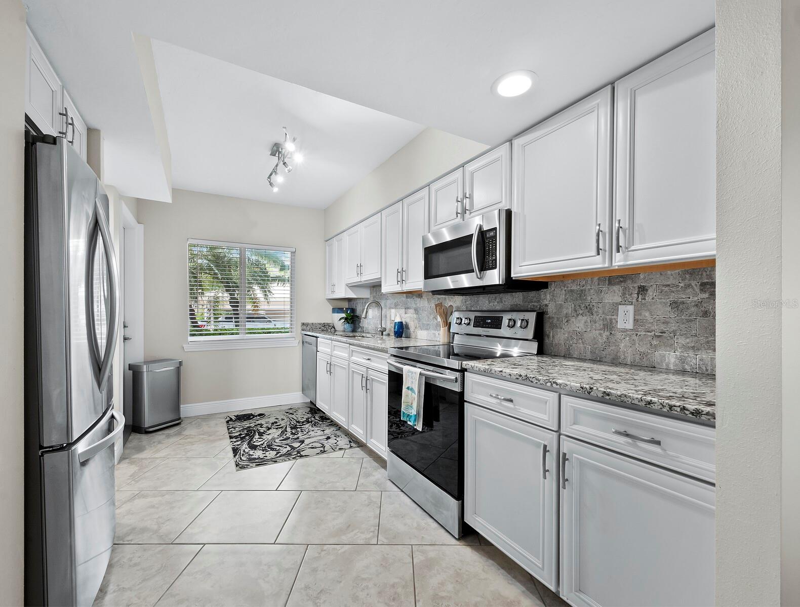 Image 7 of 32 For 4825 Gulf Of Mexico Drive 105