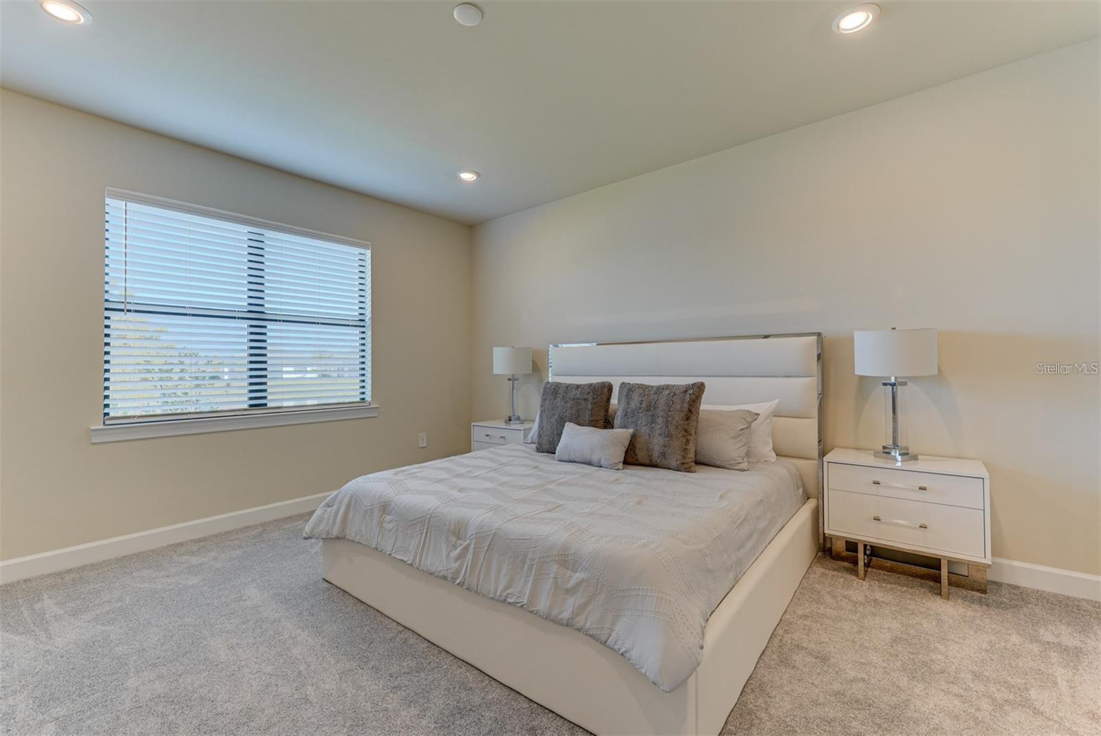 Image 19 of 42 For 18023 Waterville Place