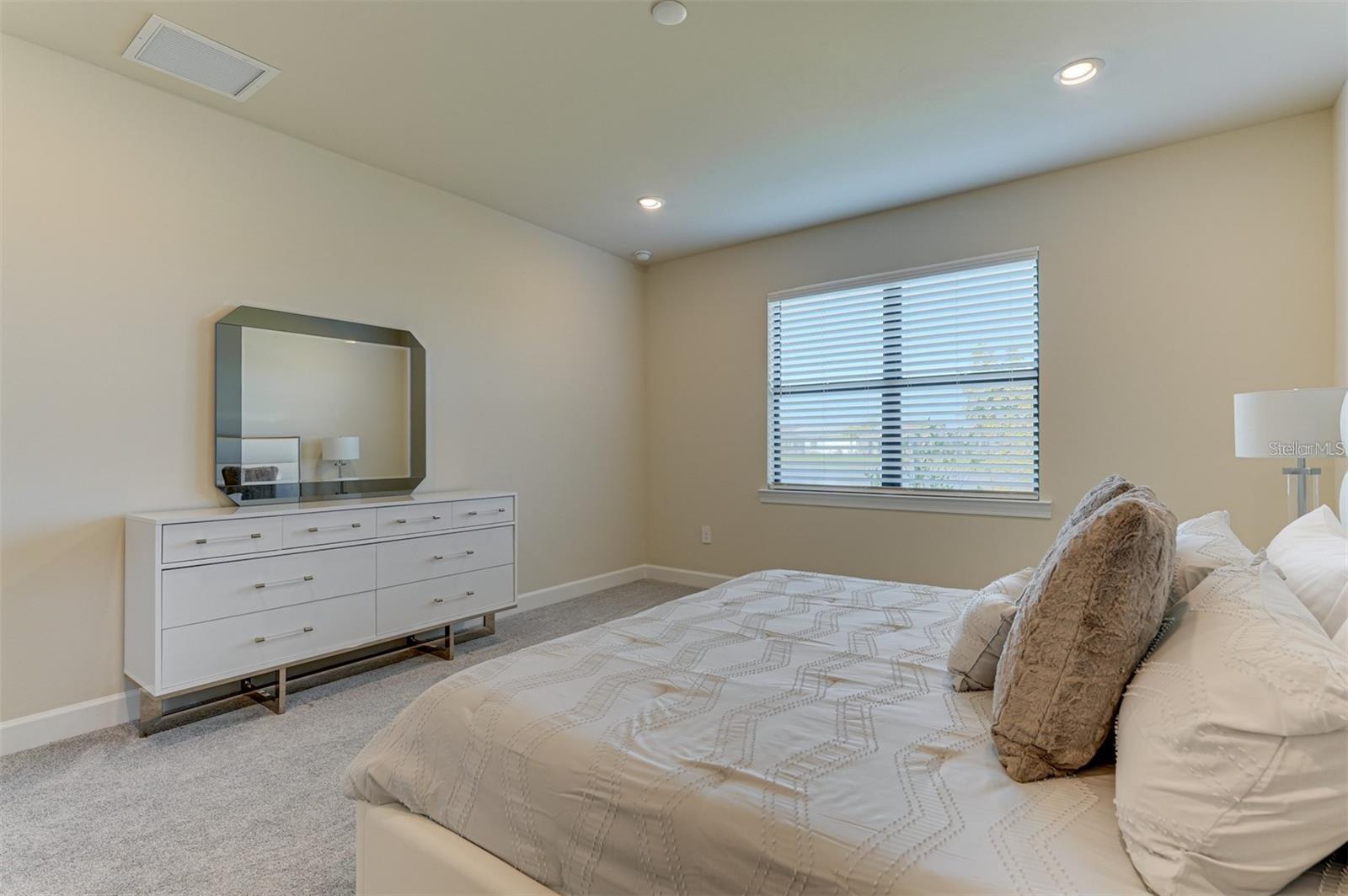 Image 21 of 42 For 18023 Waterville Place