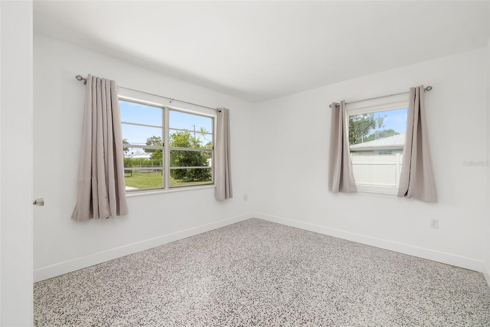 Image 17 of 61 For 331 Sally Lee Drive