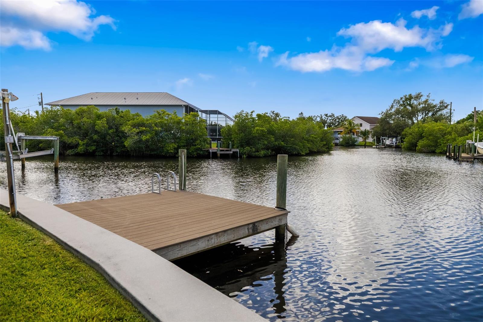 Image 4 of 61 For 331 Sally Lee Drive