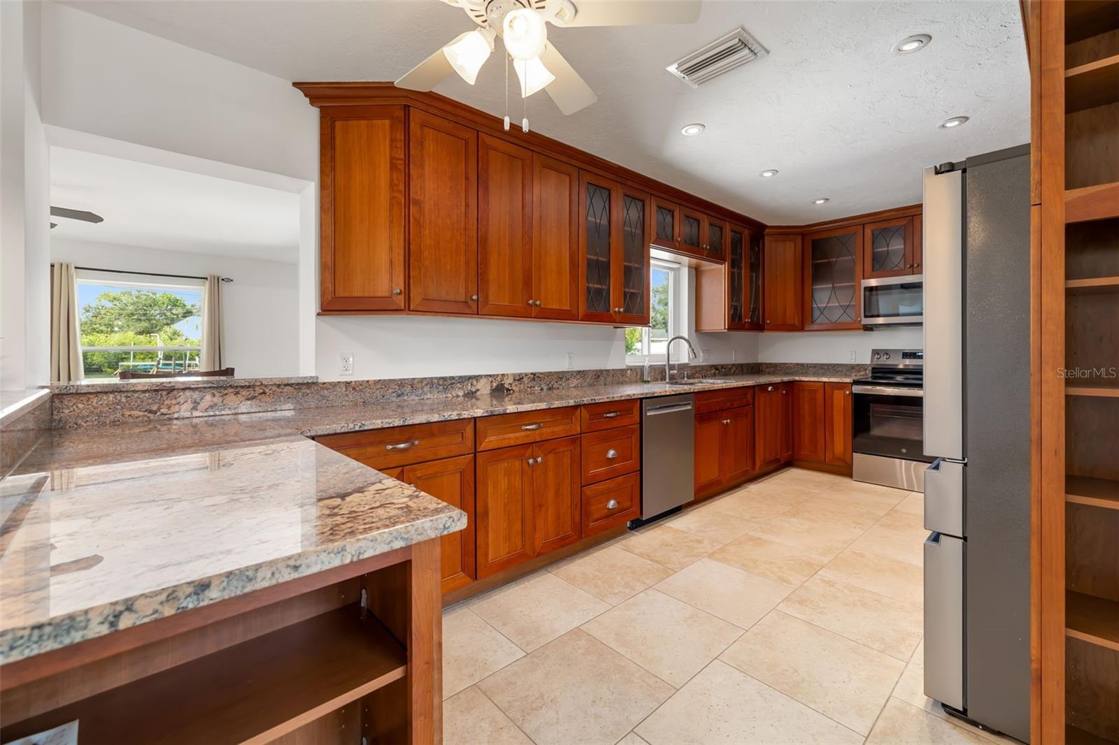 Image 6 of 61 For 331 Sally Lee Drive