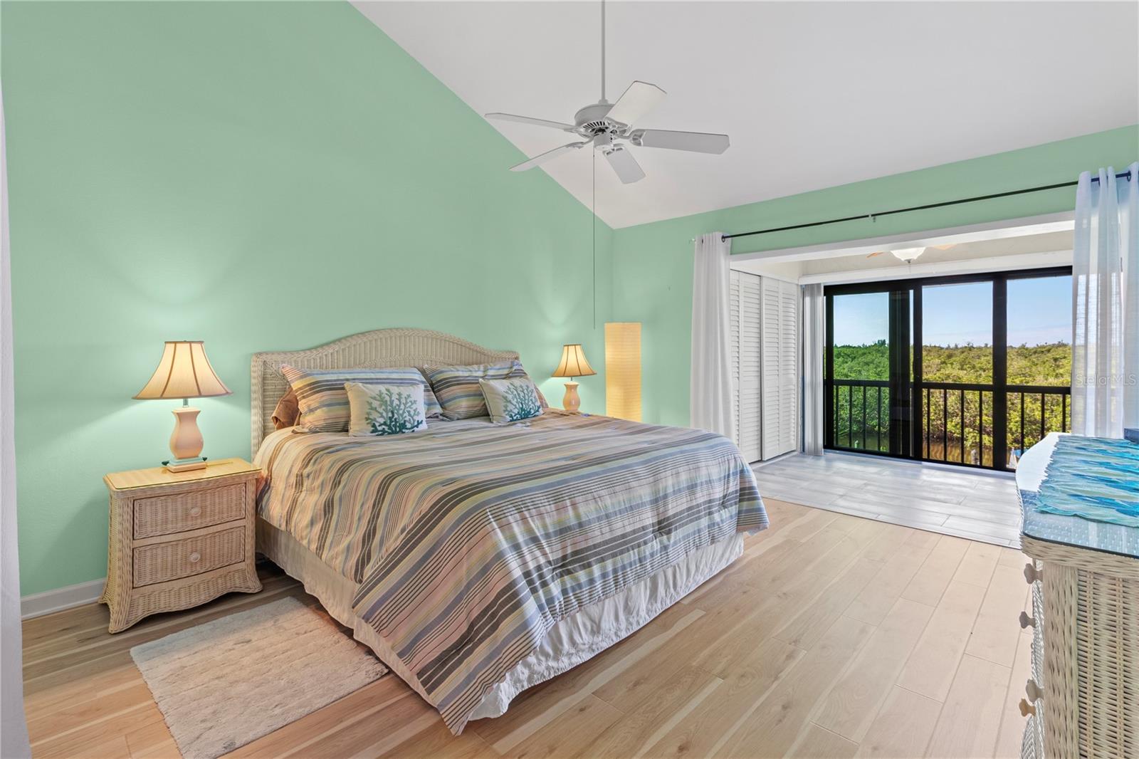 Image 15 of 69 For 8642 54th Avenue W 23