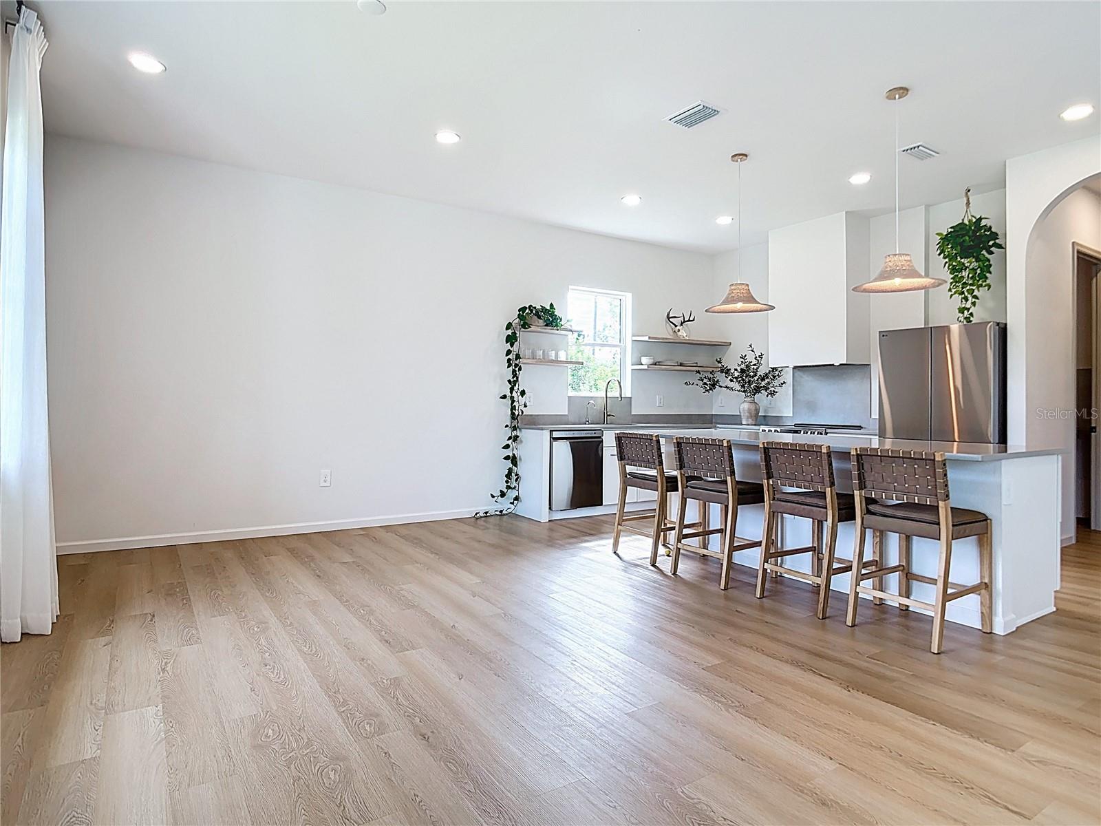 Image 11 of 50 For 14312 Rothschild Avenue