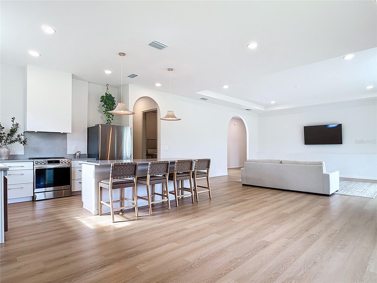 Image 12 of 50 For 14312 Rothschild Avenue