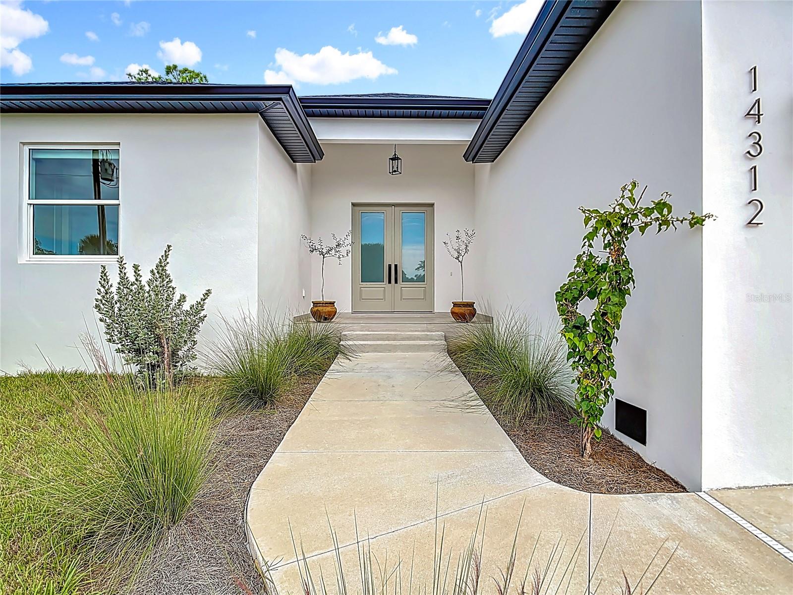 Image 4 of 50 For 14312 Rothschild Avenue