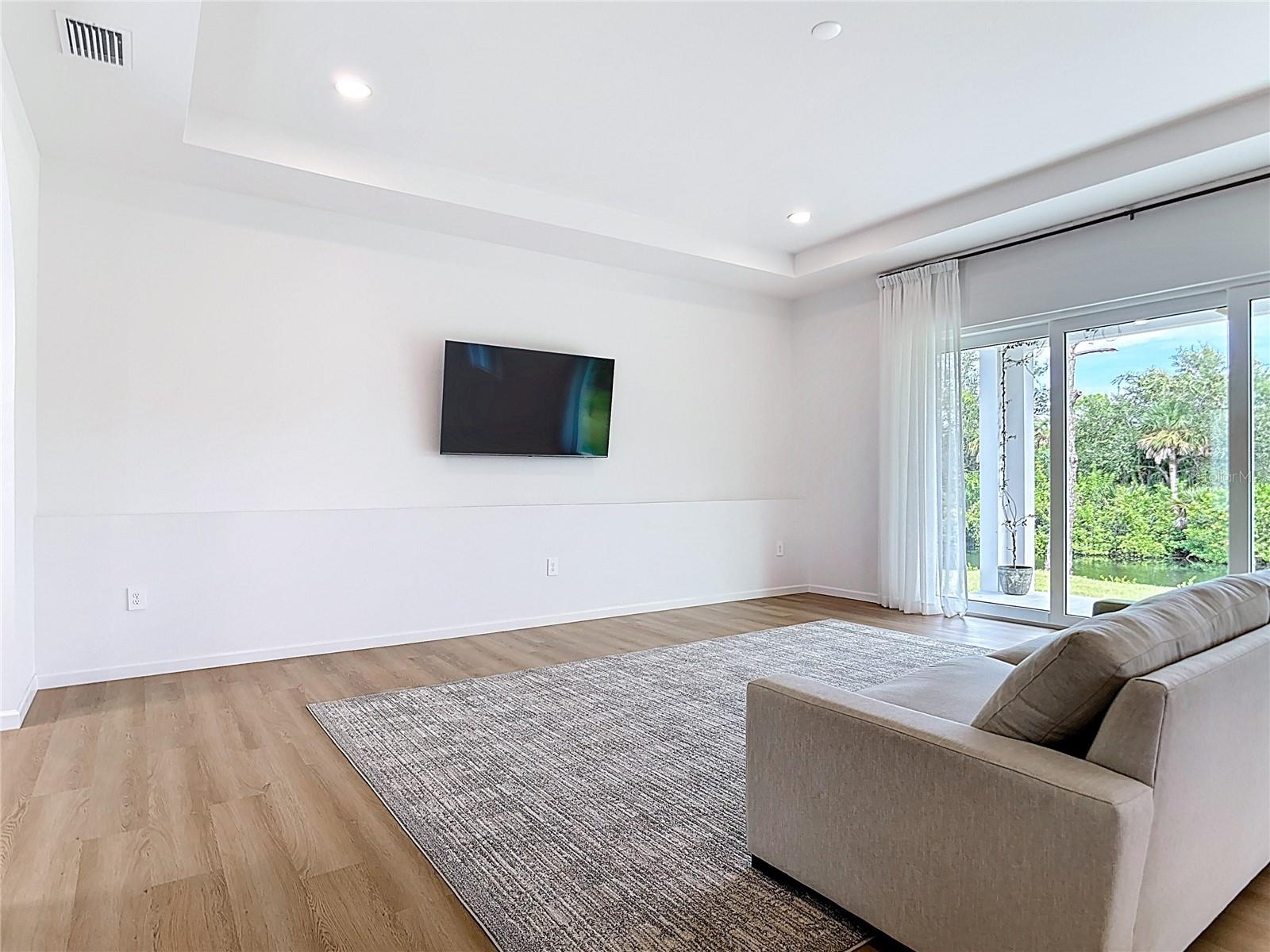 Image 6 of 50 For 14312 Rothschild Avenue