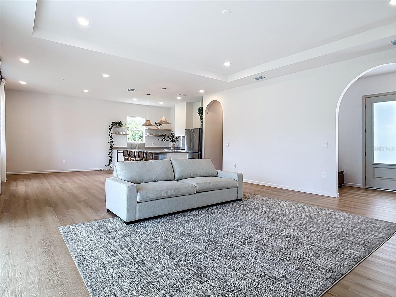 Image 8 of 50 For 14312 Rothschild Avenue