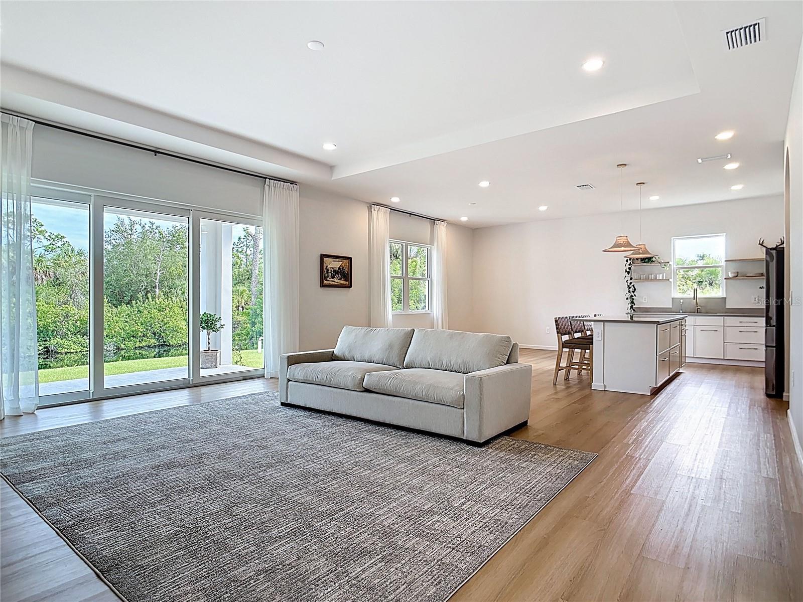 Image 9 of 50 For 14312 Rothschild Avenue