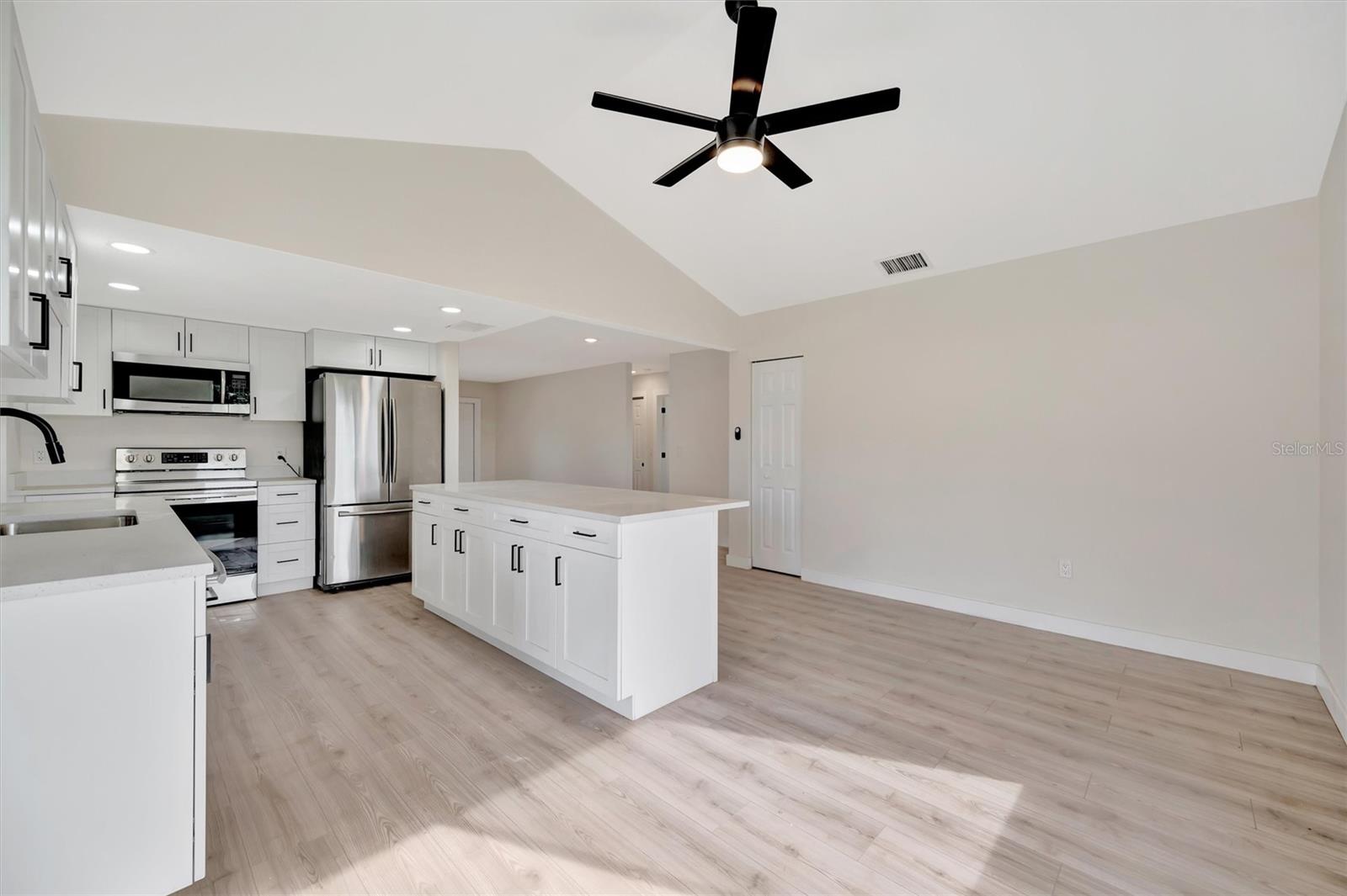 Image 11 of 38 For 2420 16th Street W
