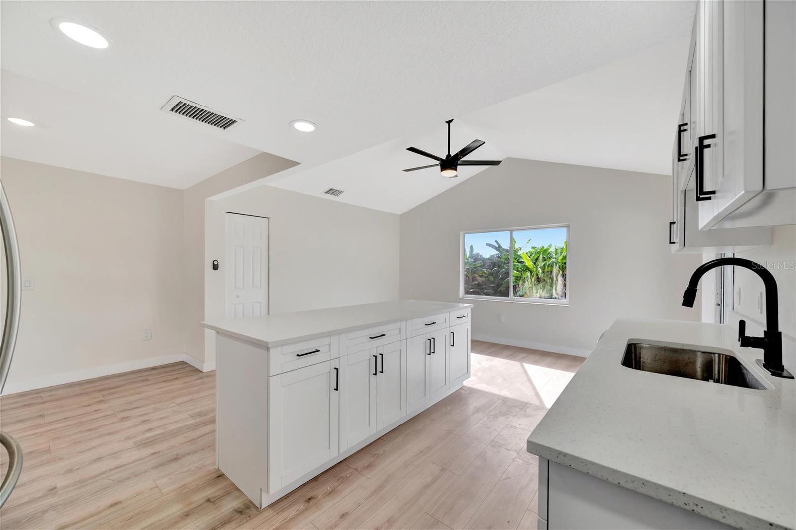 Image 15 of 38 For 2420 16th Street W
