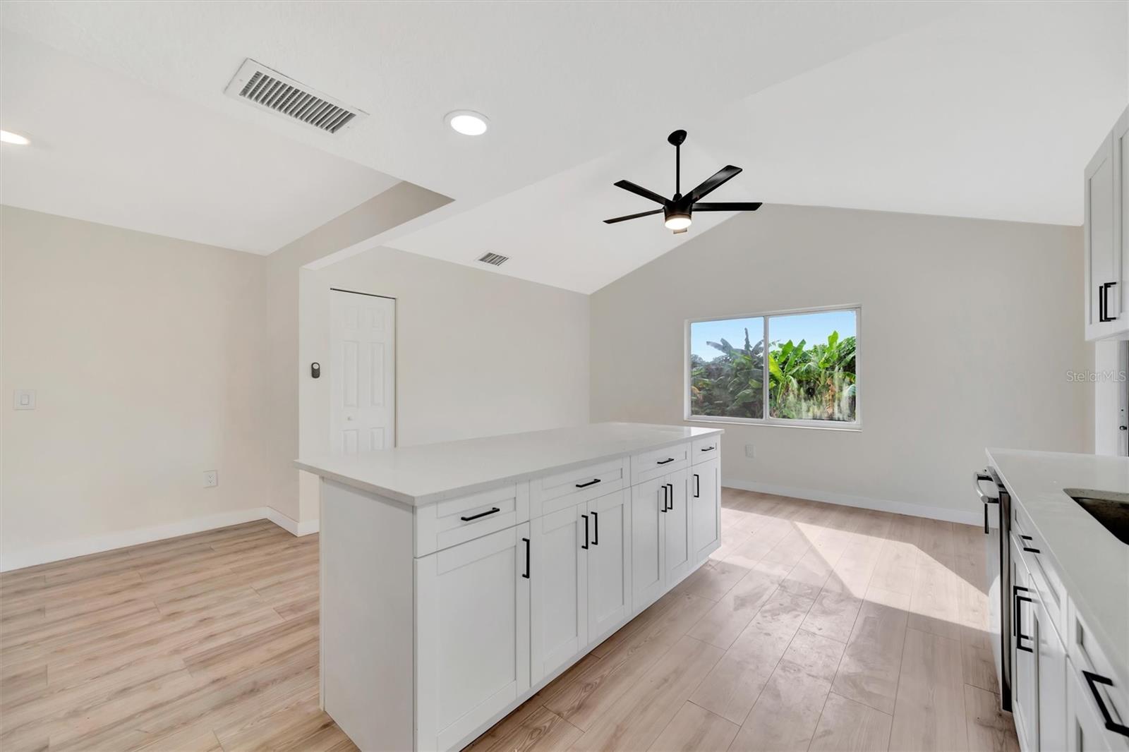 Image 16 of 38 For 2420 16th Street W