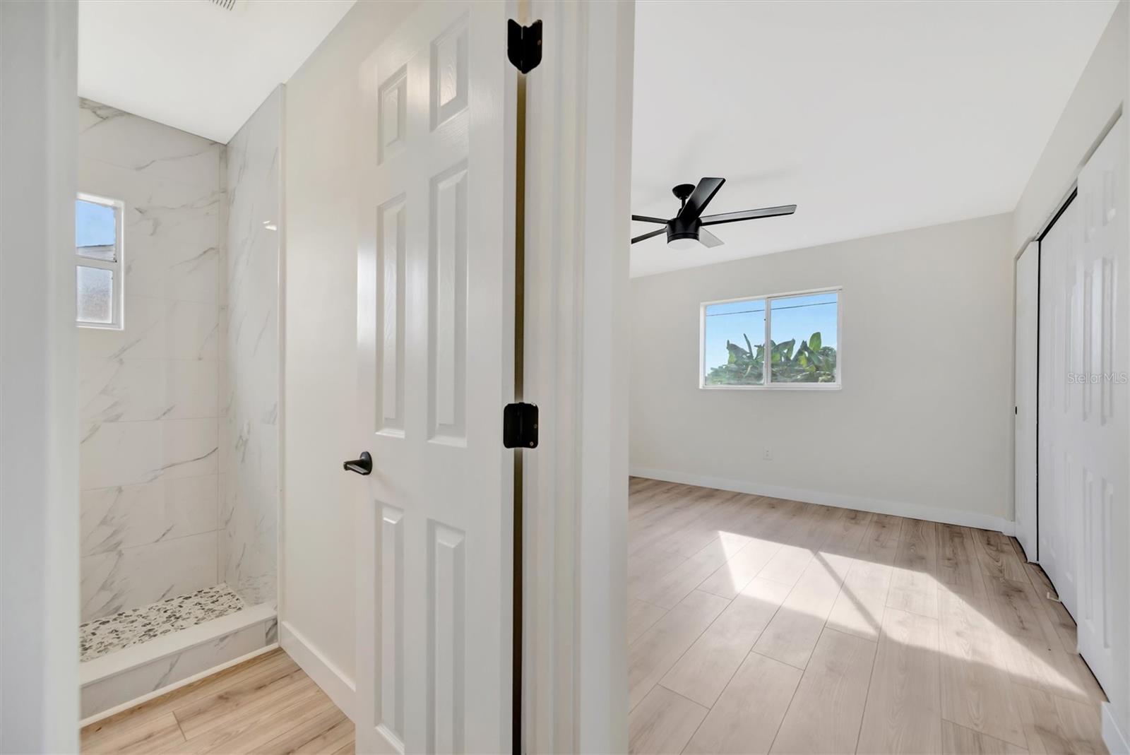 Image 23 of 38 For 2420 16th Street W