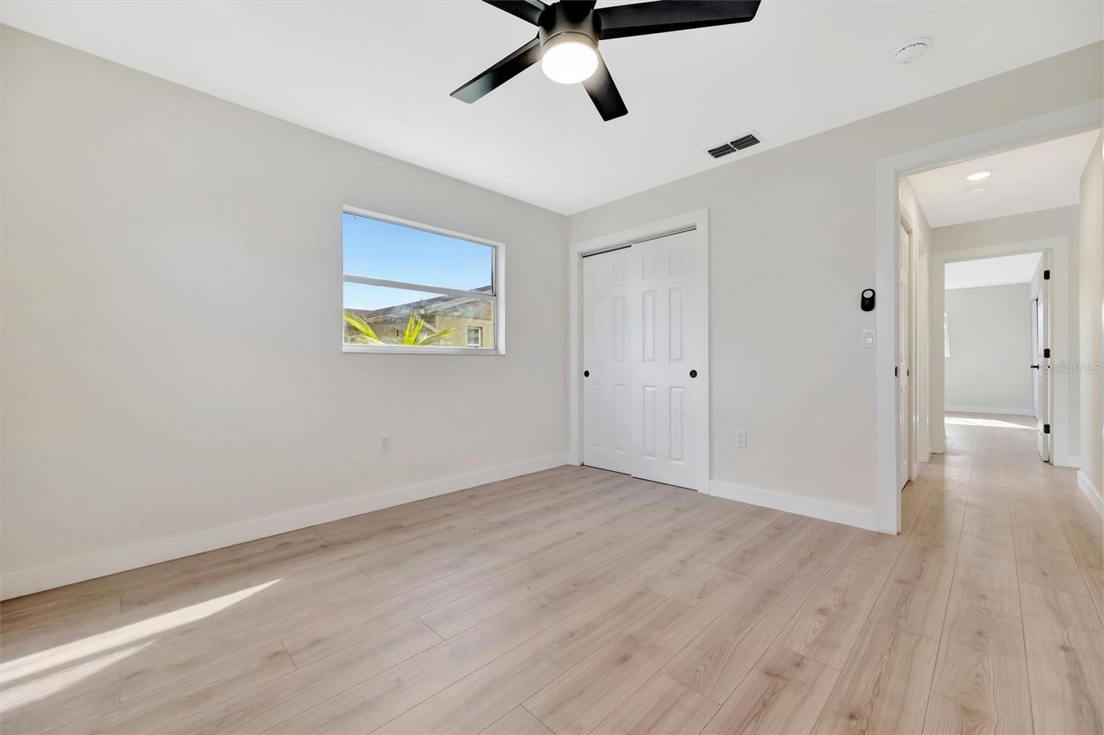 Image 29 of 38 For 2420 16th Street W
