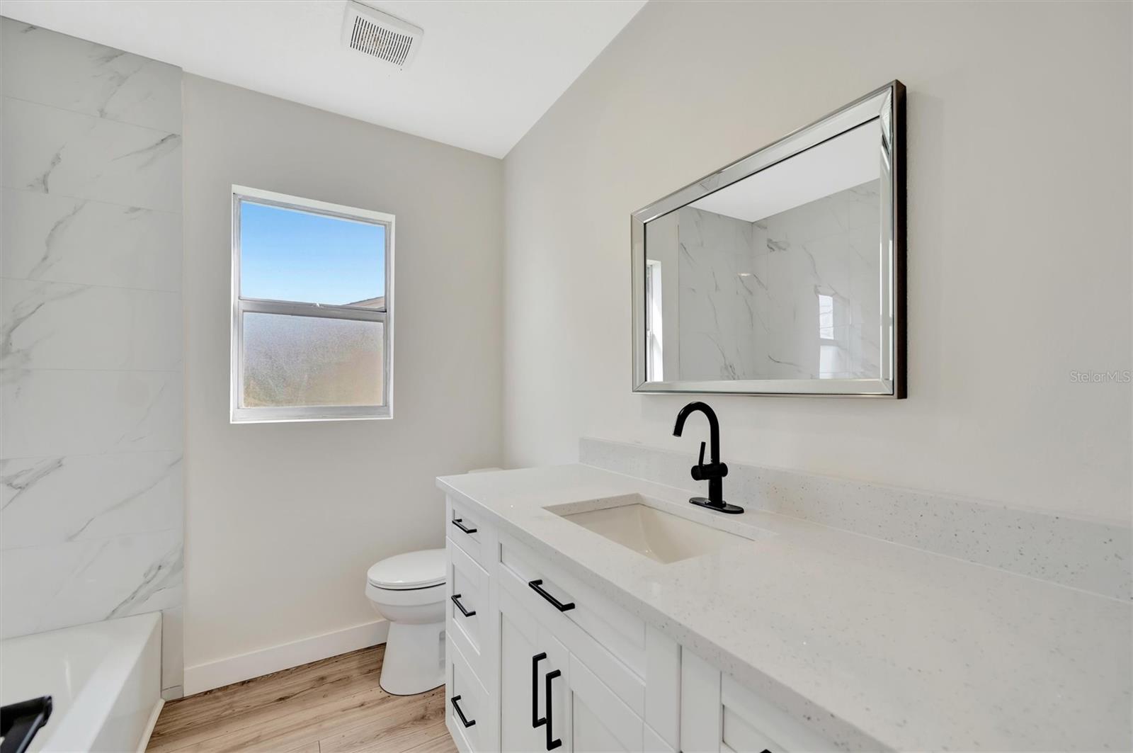 Image 30 of 38 For 2420 16th Street W