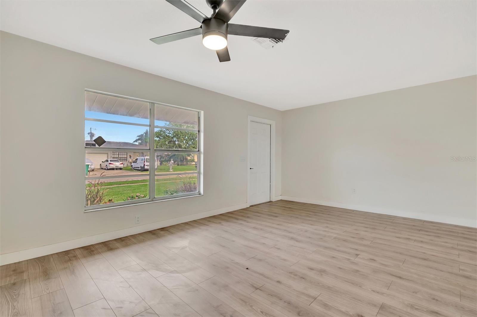 Image 5 of 38 For 2420 16th Street W