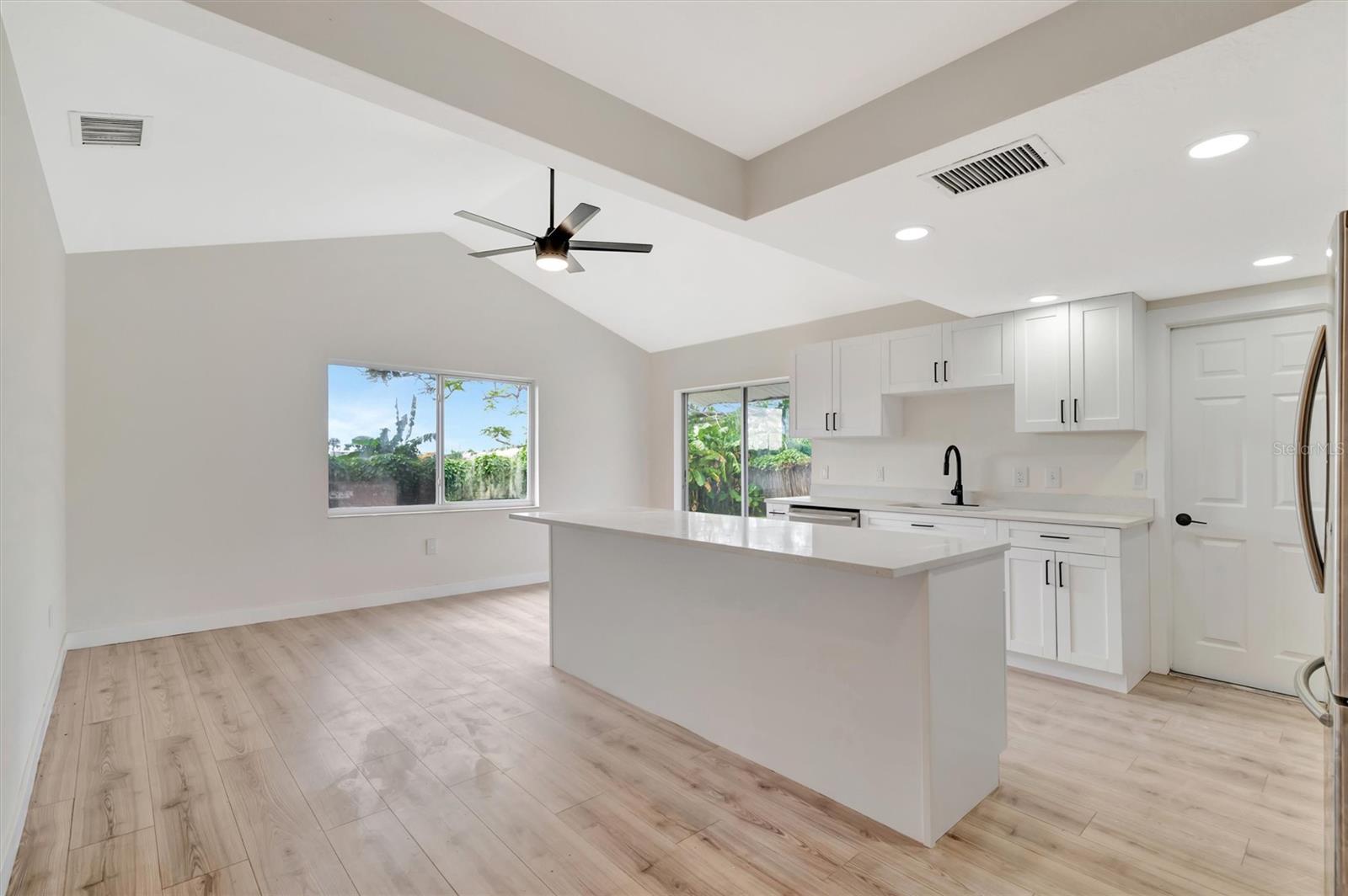 Image 6 of 38 For 2420 16th Street W