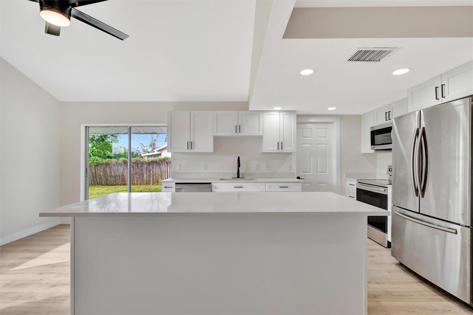 Image 7 of 38 For 2420 16th Street W