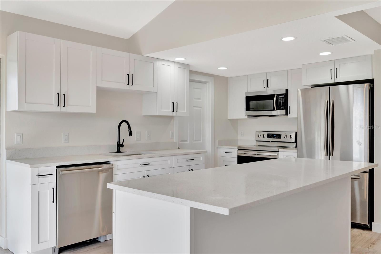 Image 9 of 38 For 2420 16th Street W