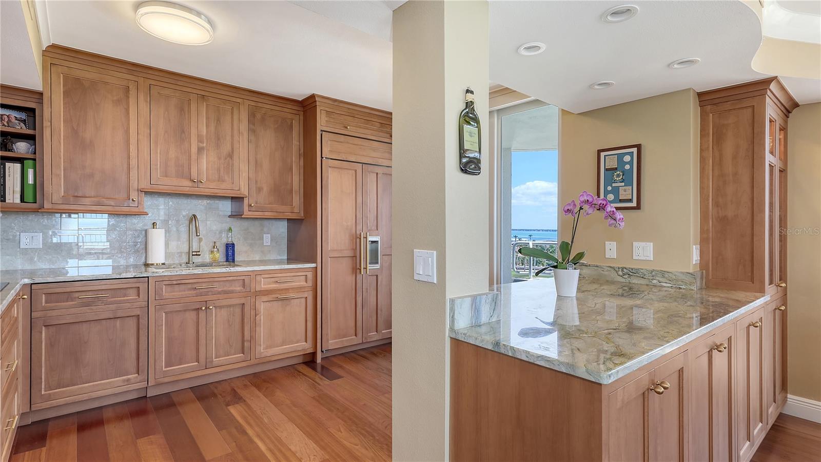Image 23 of 71 For 775 Longboat Club Road 807