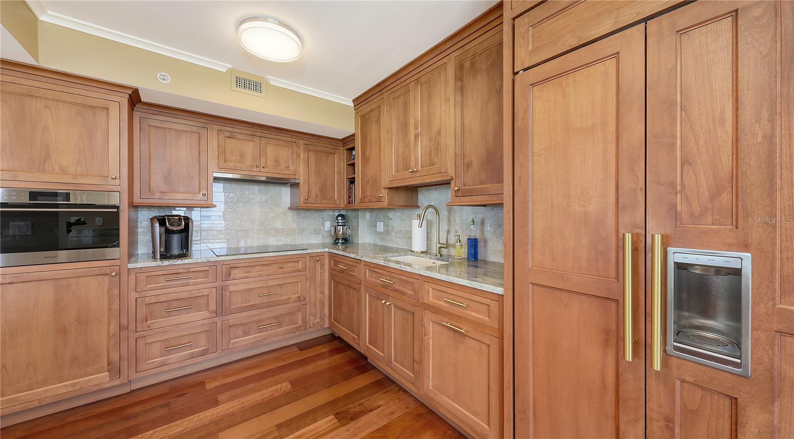 Image 25 of 71 For 775 Longboat Club Road 807