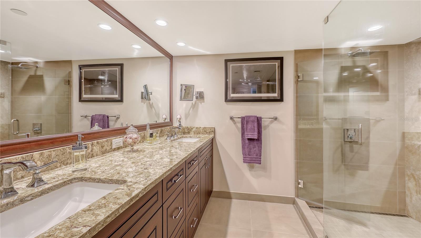 Image 37 of 71 For 775 Longboat Club Road 807