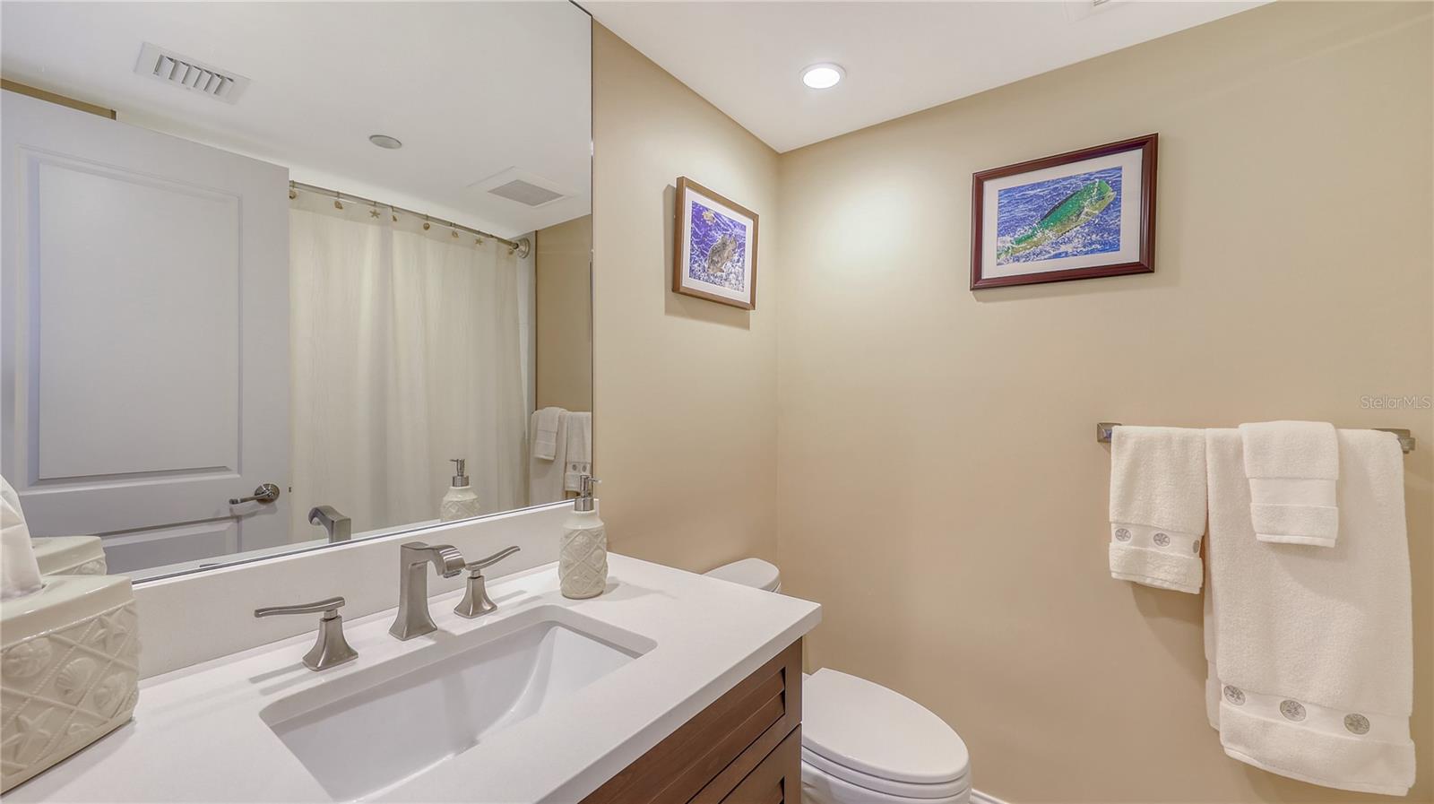 Image 44 of 71 For 775 Longboat Club Road 807