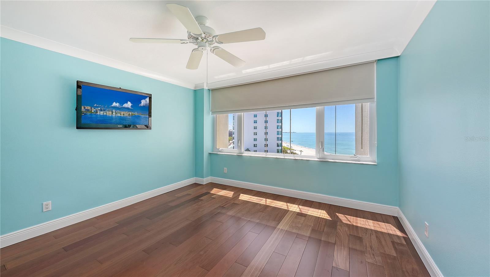 Image 46 of 71 For 775 Longboat Club Road 807