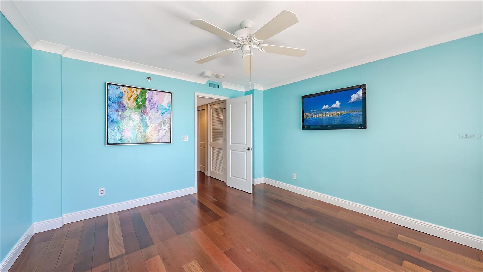 Image 47 of 71 For 775 Longboat Club Road 807