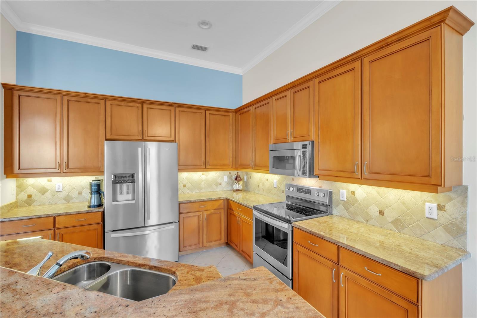 Image 11 of 37 For 6524 41st Court E