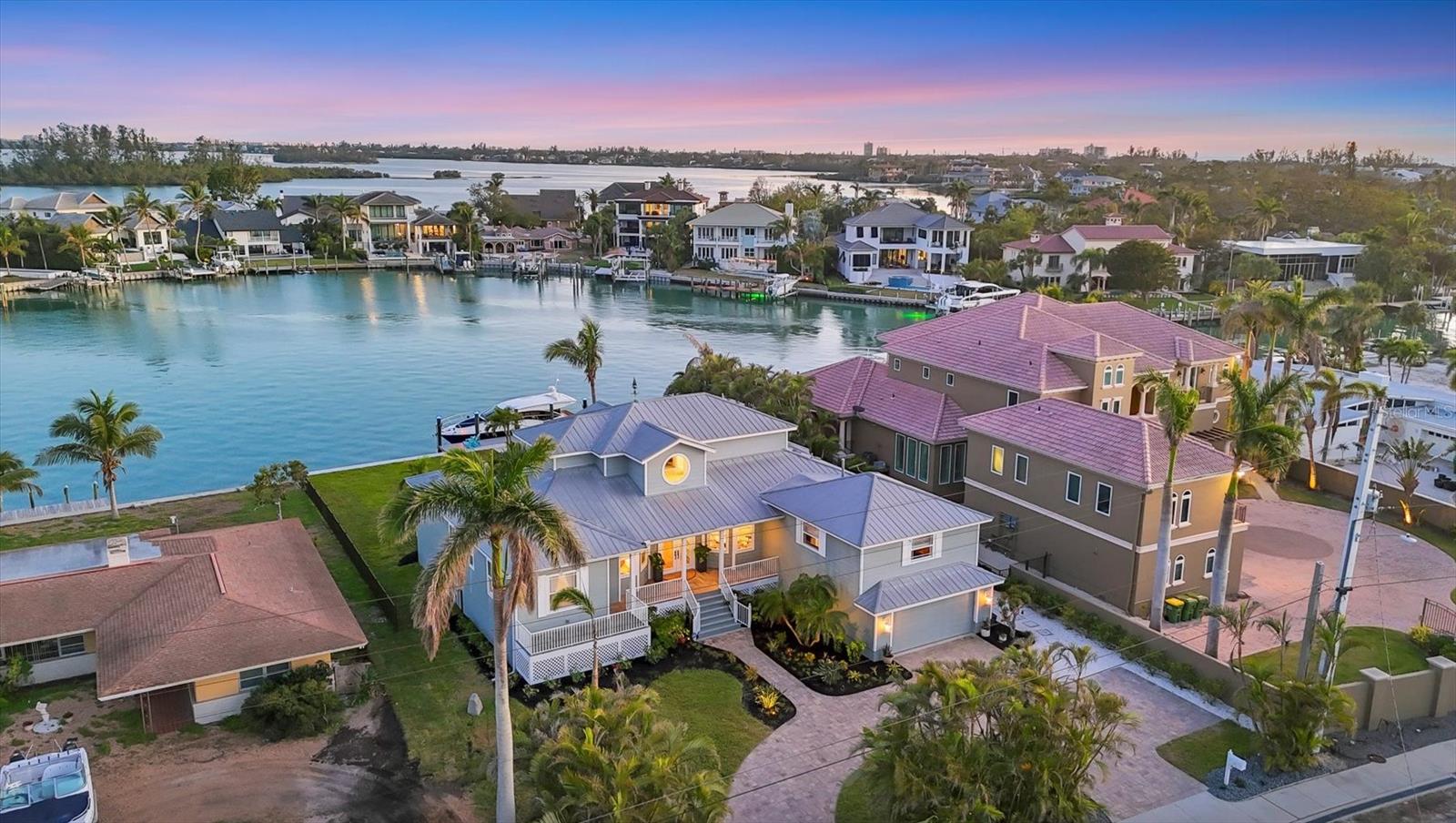 Details for 810 Siesta Drive, SARASOTA, FL 34242
