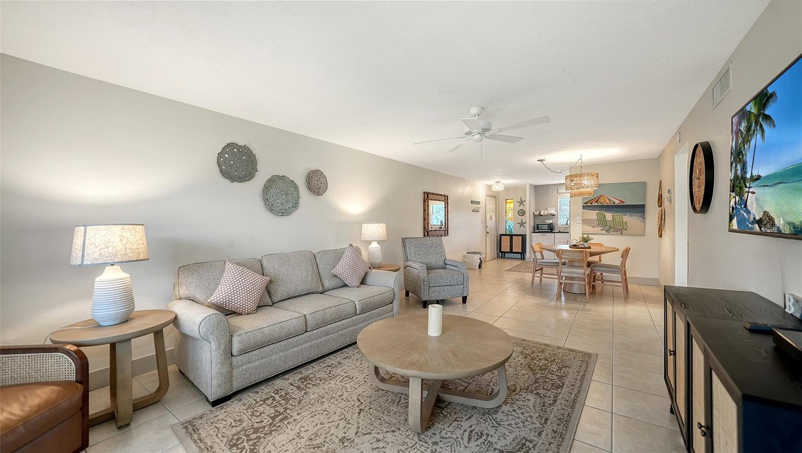 Image 18 of 71 For 925 Beach Road 112