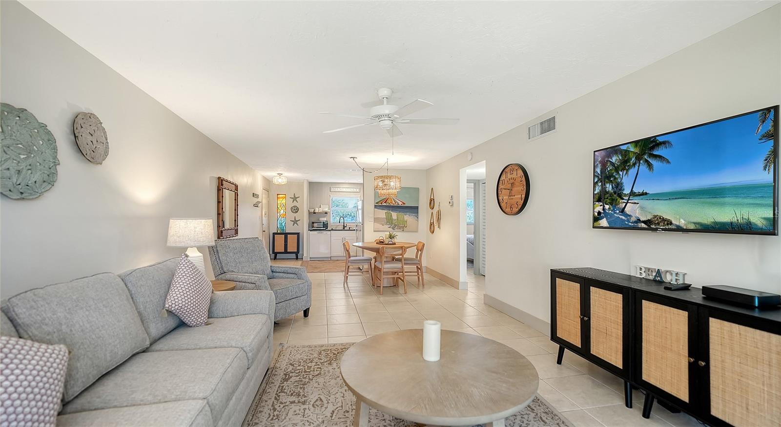 Image 19 of 71 For 925 Beach Road 112