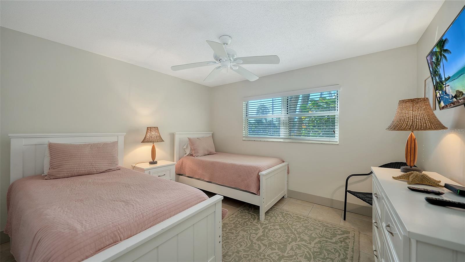 Image 28 of 71 For 925 Beach Road 112