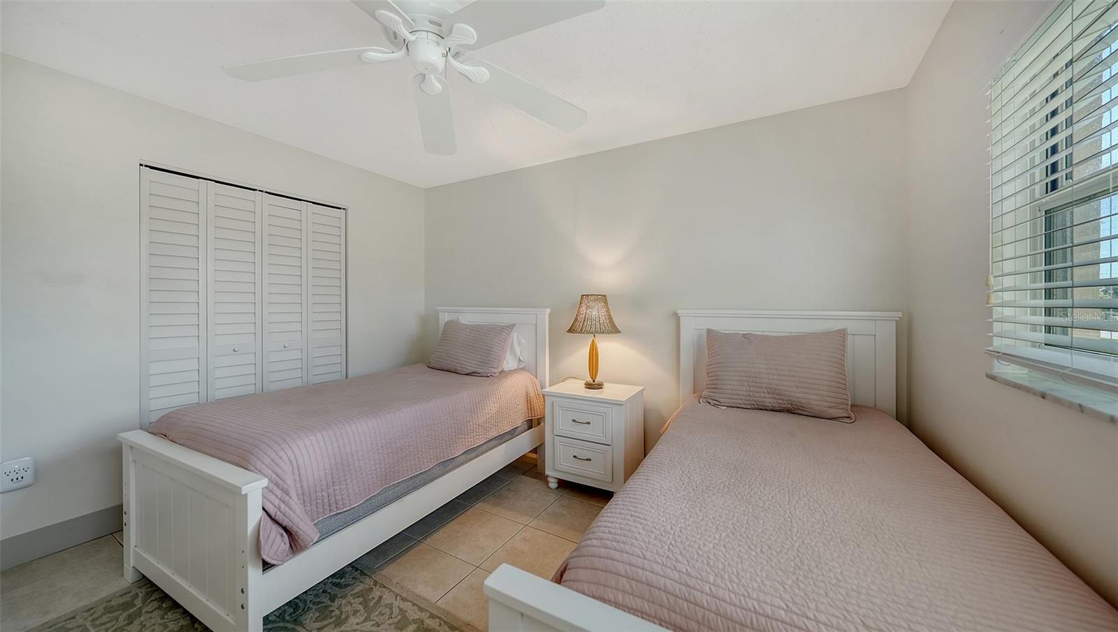 Image 30 of 71 For 925 Beach Road 112