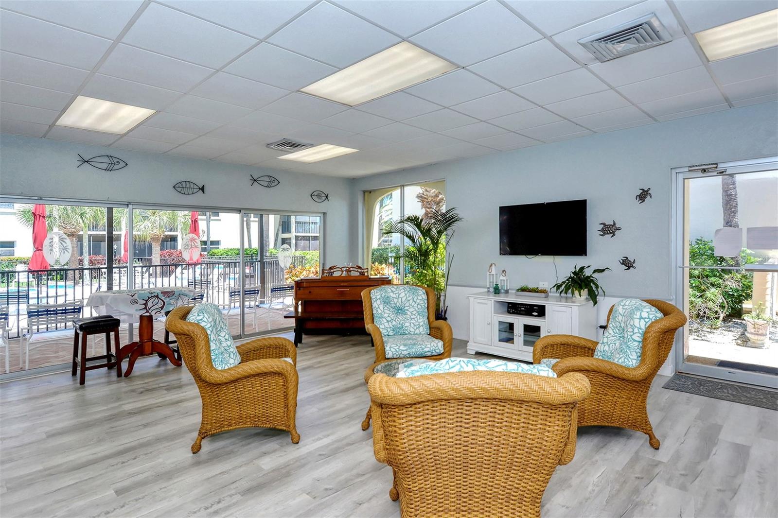 Image 37 of 71 For 925 Beach Road 112