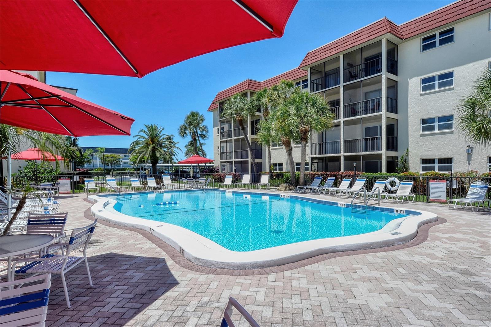 Image 45 of 71 For 925 Beach Road 112