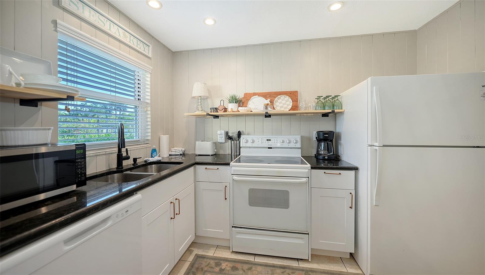 Image 8 of 71 For 925 Beach Road 112