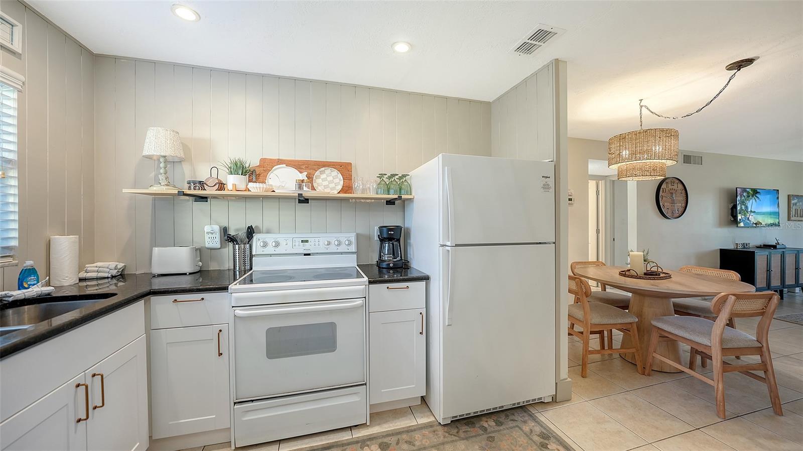 Image 9 of 71 For 925 Beach Road 112