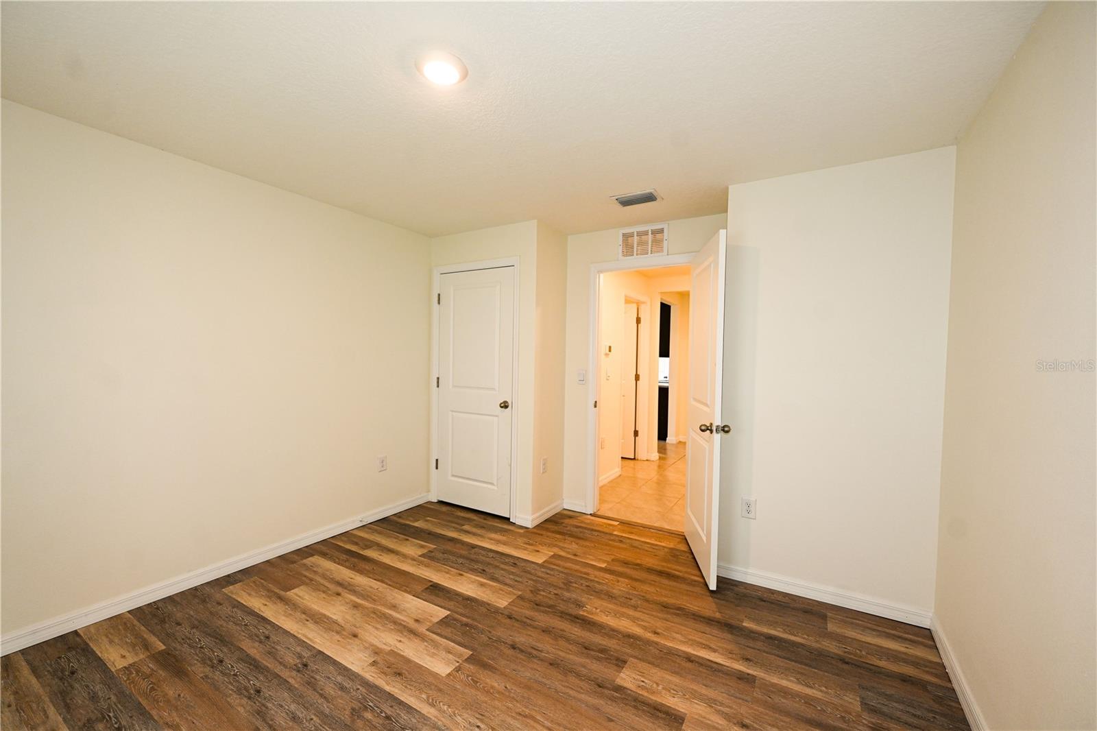 Image 18 of 27 For 16755 Sunburst Lake Street