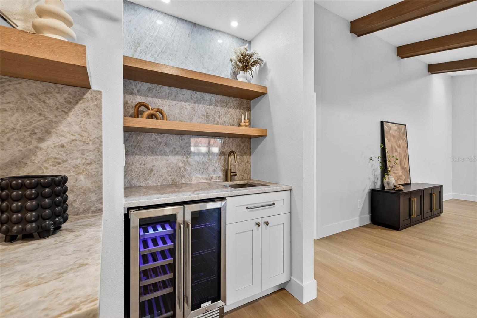 Image 19 of 47 For 2704 Montague Court E